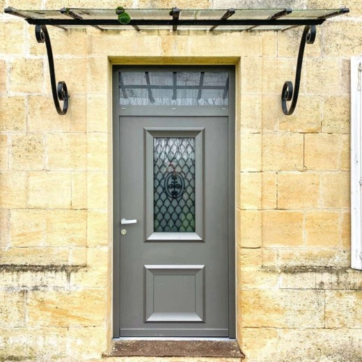 Porte-dentree-color-fenetre-Bordeaux